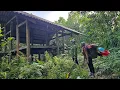 Download Lagu The kind aunt took the homeless young girl to the abandoned stilt house.