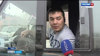 В Омске конечные остановки маршруток превращаются в общественные туалеты и свалку