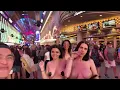 Download Lagu Pretty School Girls of Fremont Street Downtown Las Vegas #shorts