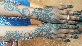 sudanese henna artist nialwak athow by jack gilroy