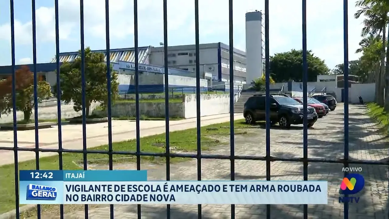 Vigilante de escola em Itajaí tem arma levada por assaltantes