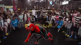 Download SPIDERMAN Kasih Kejutan \u0026 Bikin Bahagia Anak2 Di Trampolin Park MP3