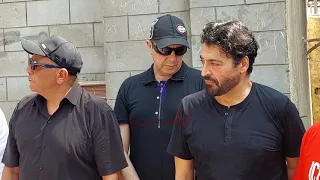 حميد الشاعري يترك عزاء علاء عبد الخالق اول ما شاف إيهاب توفيق ويرفض السلام عليه ومحمد فؤاد يتدخل 