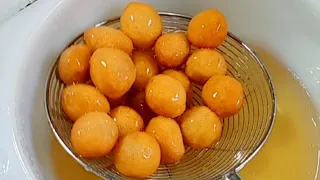 لقمة القاضي او الزلابية او العوامة المقرمشه والمقادير بالكوب والجرام سجليها لرمضان ٢٠٢٤ 