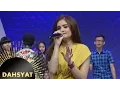 Download Lagu Si cantik Ferzie menyanyikan lagu ciptaan Ahmad Dhani 'Aku Wanita' [Dahsyat] [13 Nov 2015]