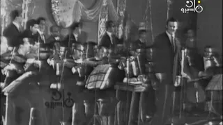 أخف دم مطرب في العصر الجميل           فهد بلان روح يا نسيم لأرضها  سلم لي عاللي بحبها   دندنها
