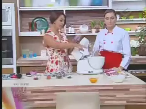 CUPCAKES COM RECHEIOS FORNEÁVEIS PROGRAMA MULHERES (EXIBIDO EM 31/03/2011) ALISPEC