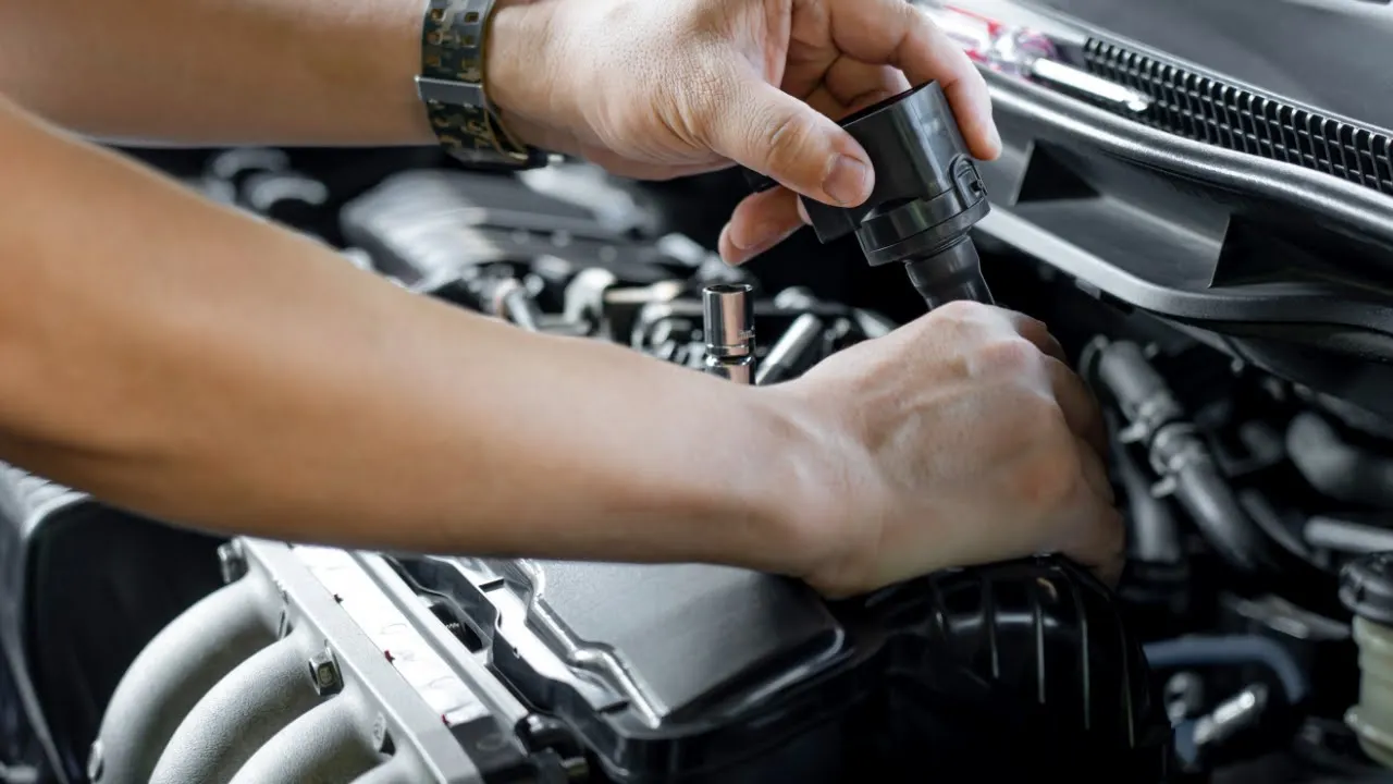 [EN] How to replace an ignition coil | Masters of Motion