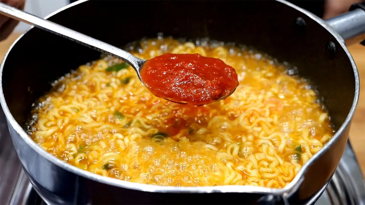 토마토 소스 라면
