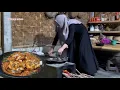 Download Lagu Masak untuk makan malam, sambel terasi, ayam penyet, lalapan, masakan desa