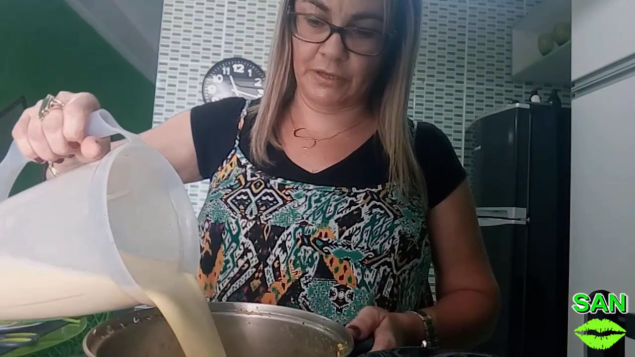 FRICASSÉ DE FRANGO SUPER SIMPLES E RÁPIDO