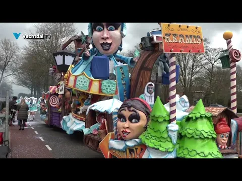 Carnavalsoptocht Sprokkeldorp Lemelerveld trok zaterdag weer duizenden bezoekers. 