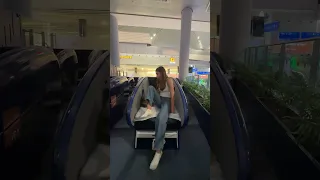 نمت في أصغر سرير في مطار اسطنبول  دندنها