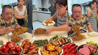 My stupid husband wanted to eat the braised pork all by himself, so I let him go hungry.