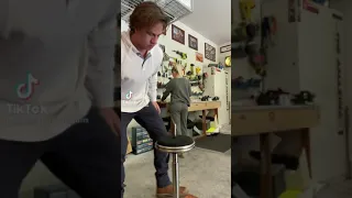 مقلب الكرسي في زوجته ههههه مقاطع فيديو انستقراميات سنابيه تيك توك مضحكة 