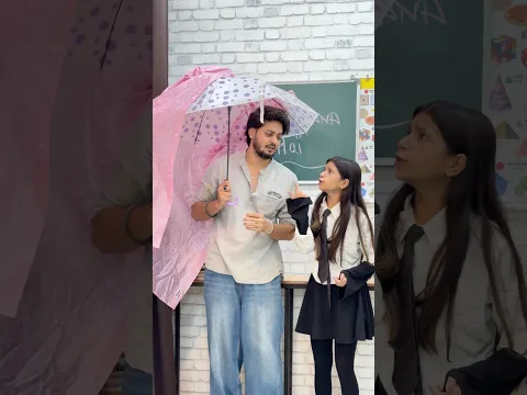 Chhate ko bhi raincoart ki jarurat h😂😎||dishu|| #youtubeshorts #shorts #viral