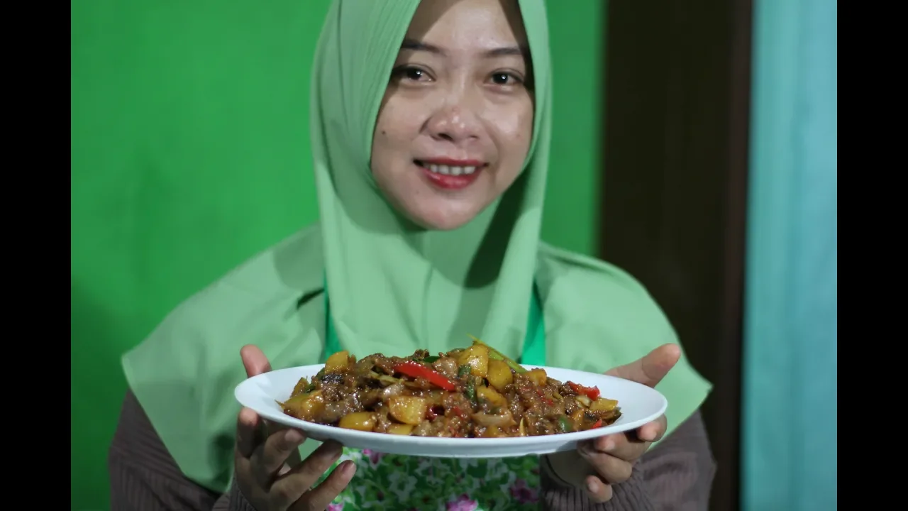 Cara Membuat Sambal Goreng Kentang ati ayam dengan Pete Super Pedas. 