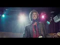 kiss on my list - She is out of my league