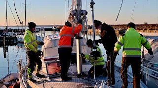 Stepping our new mast for the first time – Ep. 233 RAN Sailing