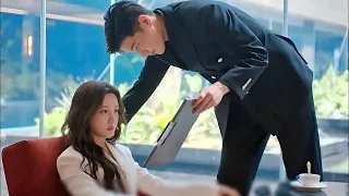 بنت بتنتقم من رئيسها وبتخر ب علاقته بحبيبته لأنه رفض يشتغل معاها فبيخليها تمثل دور حبيبته قدام عيلته 