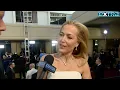 Download Lagu Gillian Anderson's REVEALS Yonis All Over Her Golden Globes Dress! (Exclusive)