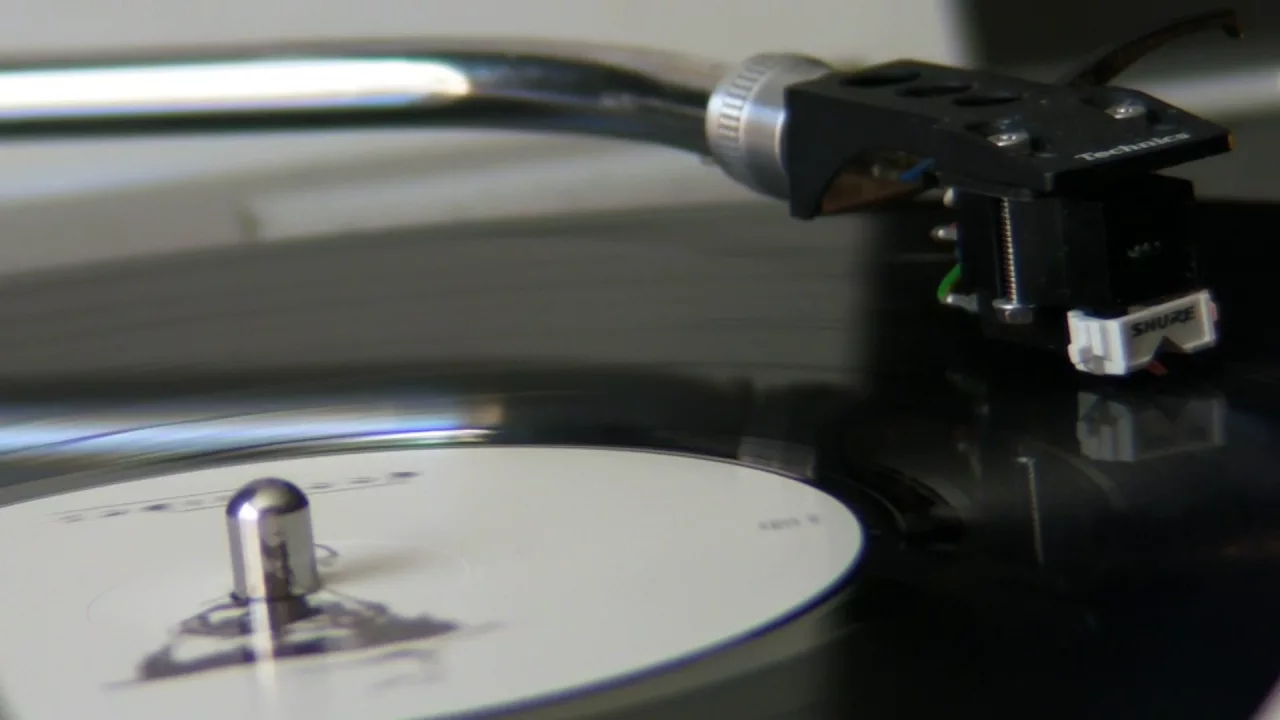 Deep House Music : Jovonn - Sascha Dive