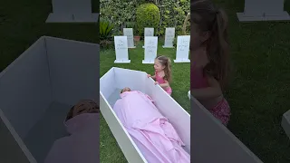 رئيت في منامها والدتها  رئيت في منامها والدتها