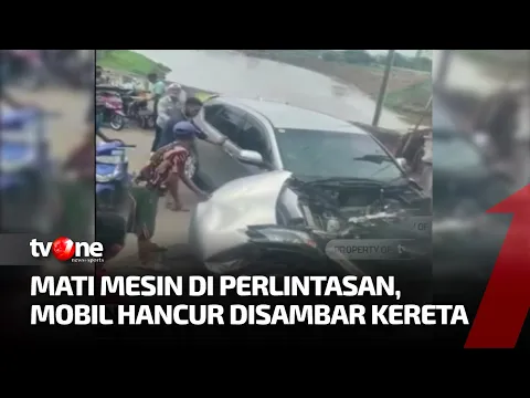 Mobil Ringsek Parah Dihantam Kereta di Perlintasan Wilayah Petamburan