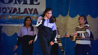 dance by 9th girls