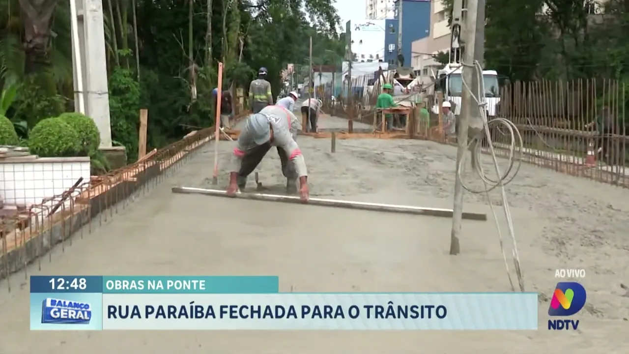 Rua Paraíba fechada para o trânsito