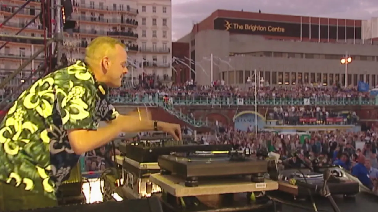 Fatboy Slim - Liv At Big Beach Boutique II, Brighton, 2002