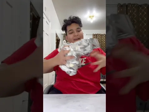 Make the aluminum foil smooth 😱 #lifehack