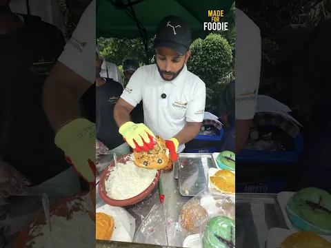 Ye ladka Noida walon ko khila raha hai Korea ki famous dish!