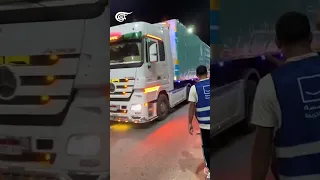 قوافل المساعدات المصرية تصل إلى العريش بانتظار تسليمها لأهل غزة  قوافل المساعدات المصرية تصل إلى العريش بانتظار تسليمها لأهل غزة