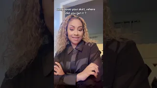 يا إلهي  تنورتك  رائعة  من أين اشتريتها   مقطع مضحك مألوف  لصفحتك  عرض تمثيلي دندنها