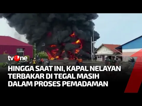 Proses Pemadaman Kebakaran Kapal Nelayan di Tegal Masih Berlangsung