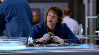 Bones 1x2 The Man in the S U V but it s just Zack Addy
