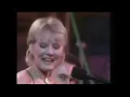 PETULA CLARK REMEMBERS KAREN CARPENTER.