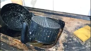Esquecemos comida na Airfryer e encheu de bicho