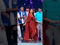 Download Lagu Trending Karishma Kapoor viral dance 🔥😍 || pyar bada albela he #karishma #bollywood #shortfeed