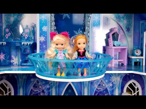 Download MP3 ICE castle ! Elsa and Anna toddlers - Big surprise