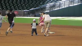 Astros buddies run the Bases