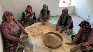 Merhaba arkadaşlar bugün sizlere çooookkk lezzetli yumuşacık bir desenli poğaça tarifiyle geldim mut. 