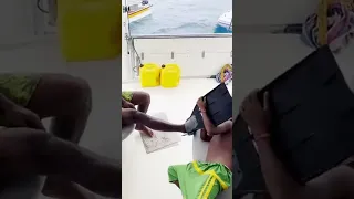 Helping out the locals in the Ninigo Islands! 🇵🇬#sailingfamily #sailinglife #remote