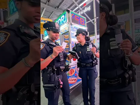 Their reaction when they saw the photo 😱 #photography #newyork #police #nypd