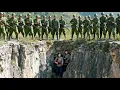 Download Lagu 日軍追擊村姑到懸崖，不料村姑藏在懸崖中央，伺機反殺！