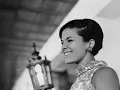 Elis Regina - Águas de Março (Brazilian music with english subtitles)