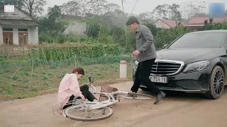 Gái Quê Cố Tình Lao Xe Đạp vào Xe Chủ Tịch Để Làm Quen Và Cái Kết - Tập 1631