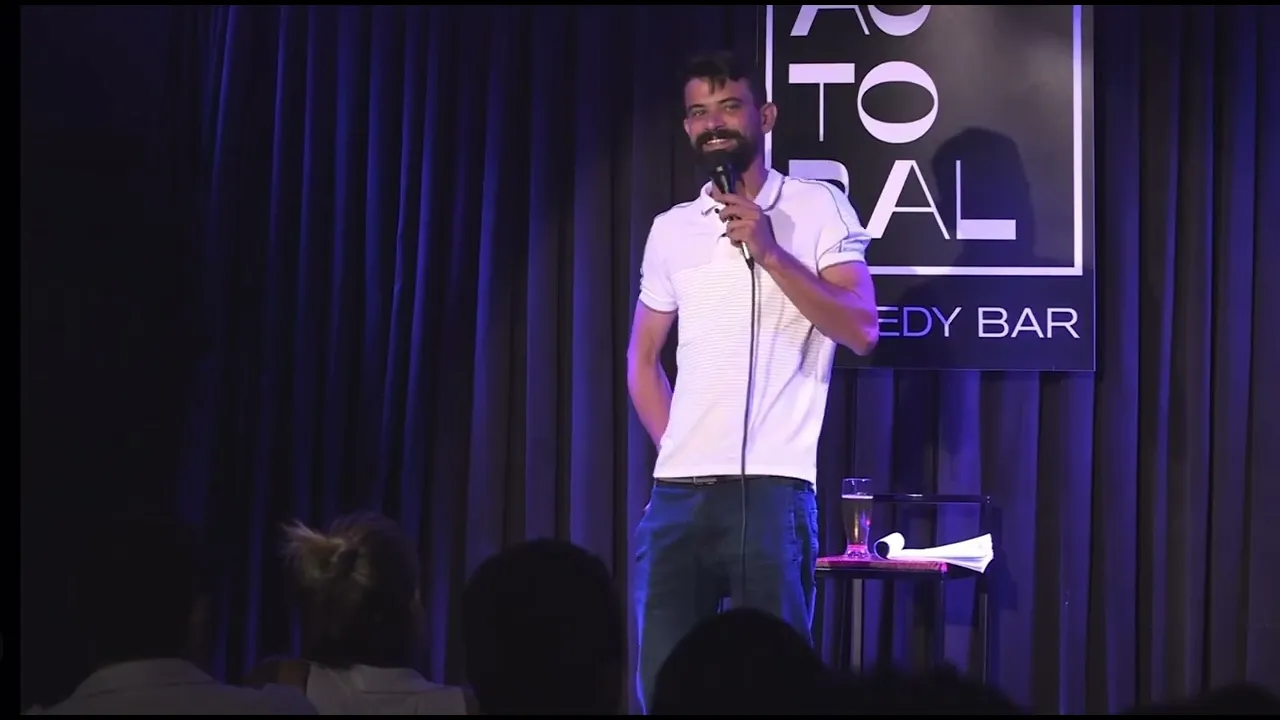 Tenho 38 anos e ainda moro com meus pais @autoralcomedybar8923 @standupfortaleza733