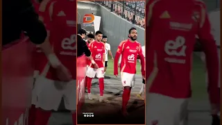 هزار الشناوي مع لاعب الجونه لحظة النزول الي ارض الملعب 